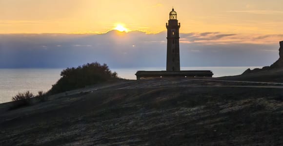 Faial: Capelinhos Volcano Guided Hiking Experience