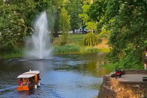 Riga: Bootsfahrt auf dem Kanal und der Daugava "Über 19 Brücken"