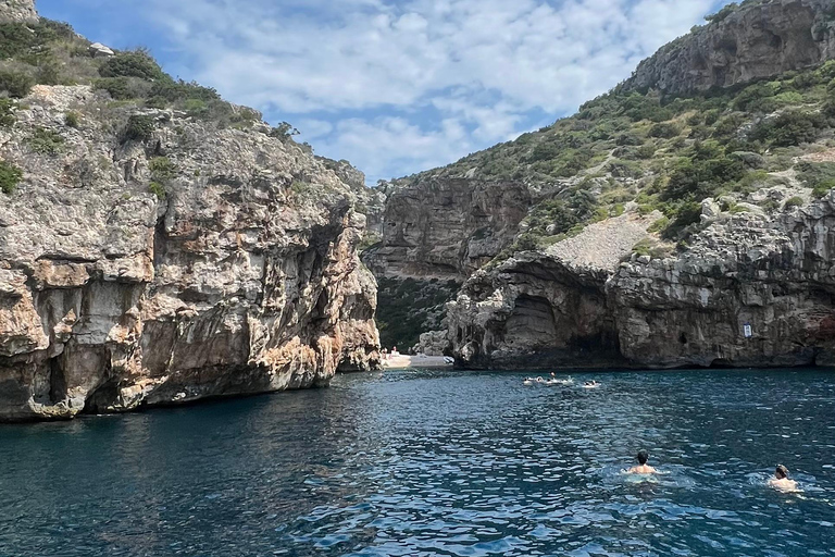 Split: Excursão de 1 dia à Blue Cave em 5 ilhas com Hvar e Vis