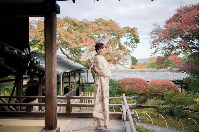 Kyoto: Arashiyama Forest Private Photoshoot