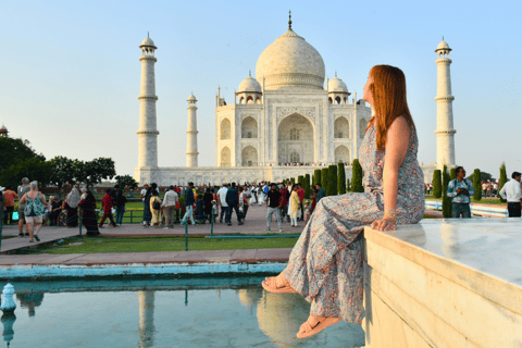 Van Delhi: privé Taj Mahal-zonsopgang met bezienswaardigheden in AgraAlleen in Agra City - auto met chauffeur en gids