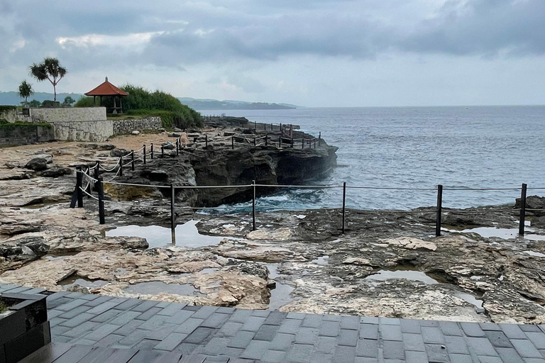 Explore Nusa Lembongan with Traditional Car & Local Guide