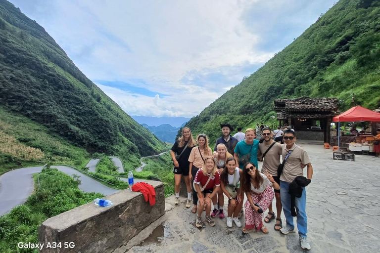 Tour di lusso di 3 giorni in moto ad Ha Giang con Easy Rider