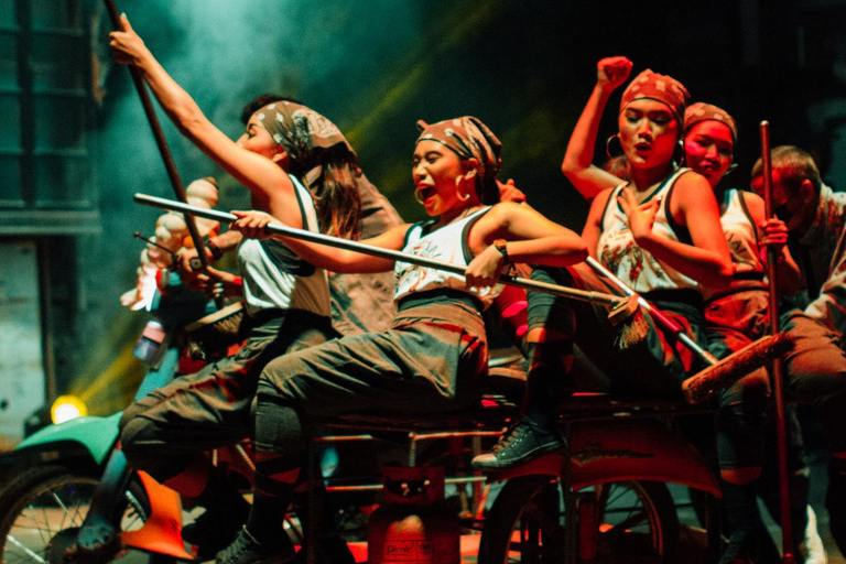 Phuket: Junkyard Theatre Dinner and Show Experience