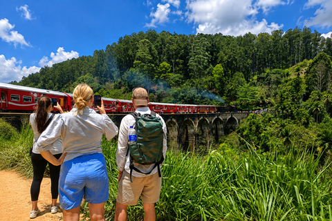 Ella: Hidden Trails Tuk-Tuk Tour with Waterfalls