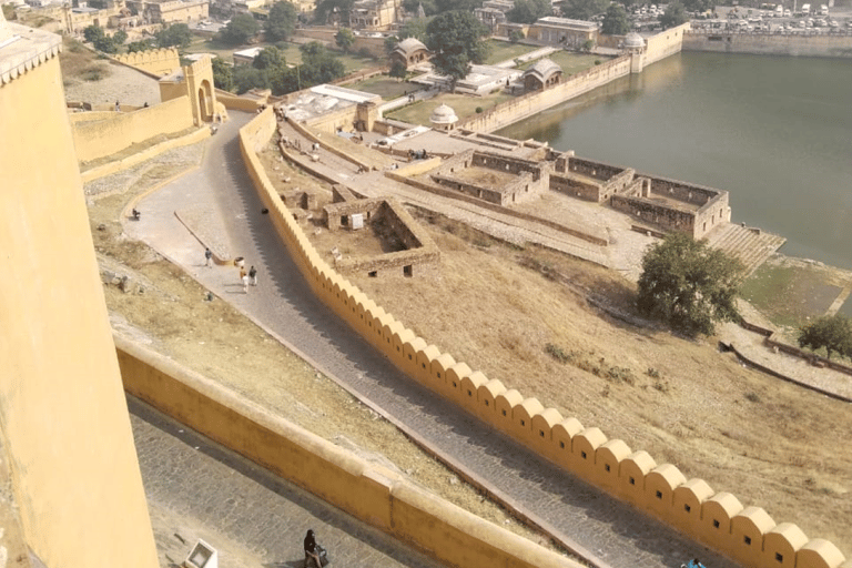 From Delhi: 2 Days Jaipur Sightseeing Tour By Car