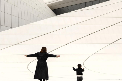 Baku: Heydar Aliyev Center Photoshoot (Flying Dress Option)