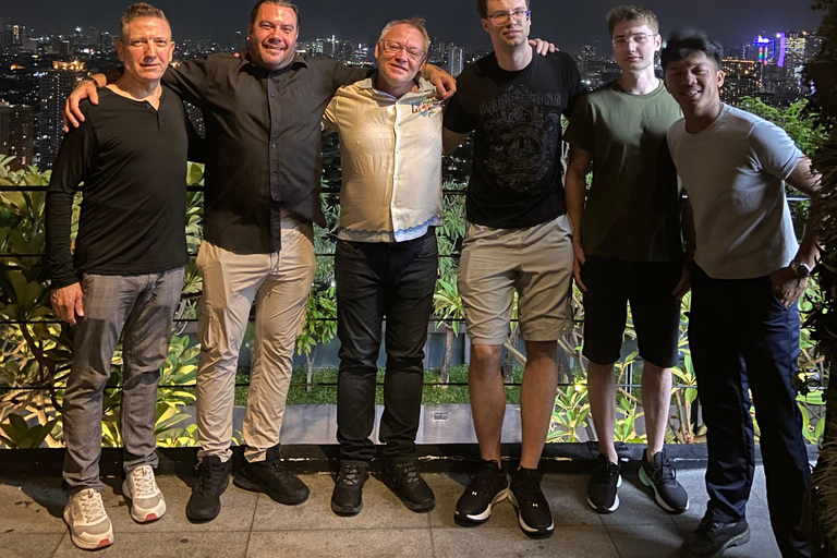 Da Nang: Nightlife Tour & Pub Crawl with Rooftop Bar & Clubs Da Nang: Guided Nightlife Tour with Rooftop, Club, Bar Visit