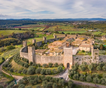 Florence: Monteriggioni & Val d'Orcia Optional Wine Tasting