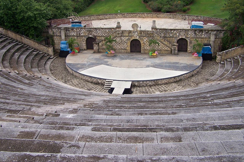Altos de Chavón and Caves of Wonders Tour from Santo Domingo