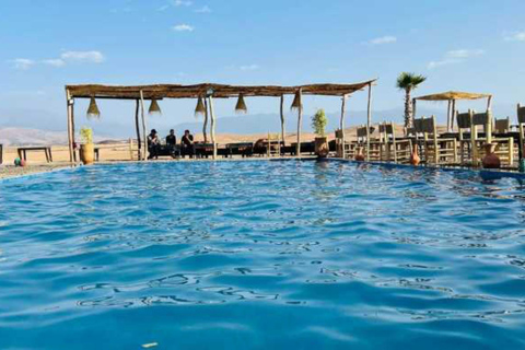 Agafay-Wüste: Quad-Bike, Mittagessen und BadeabenteuerTag in der Agafay-Wüste: Quadfahren, Mittagessen und Badespaß