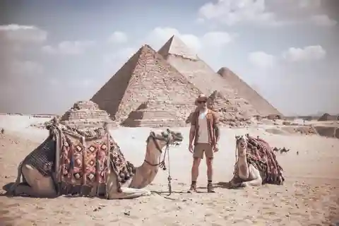 Cairo: Great Pyramids, Egyptian Museum, Bazaar Layover Tour