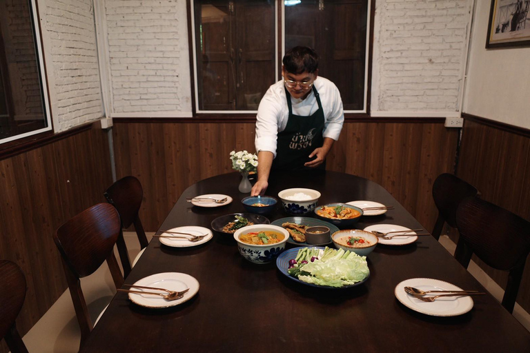 Ayutthaya: The Thai Dinner Where Every Dish Has a Story