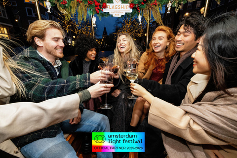 Amsterdam: Beheizte Grachtenfahrt zum Lichterfest + Heißgetränke &amp; HäppchenLichterfest-Bootsfahrt – unbegrenzte Getränke + Häppchen (CS)