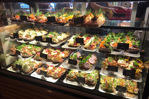 Copenhagen: Old Town, Hidden Gems & Local Pub Tour and Lunch