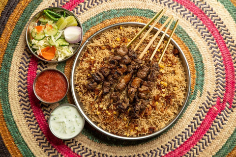 Muscat: Omani Food Tour with Shuwa & Halwa