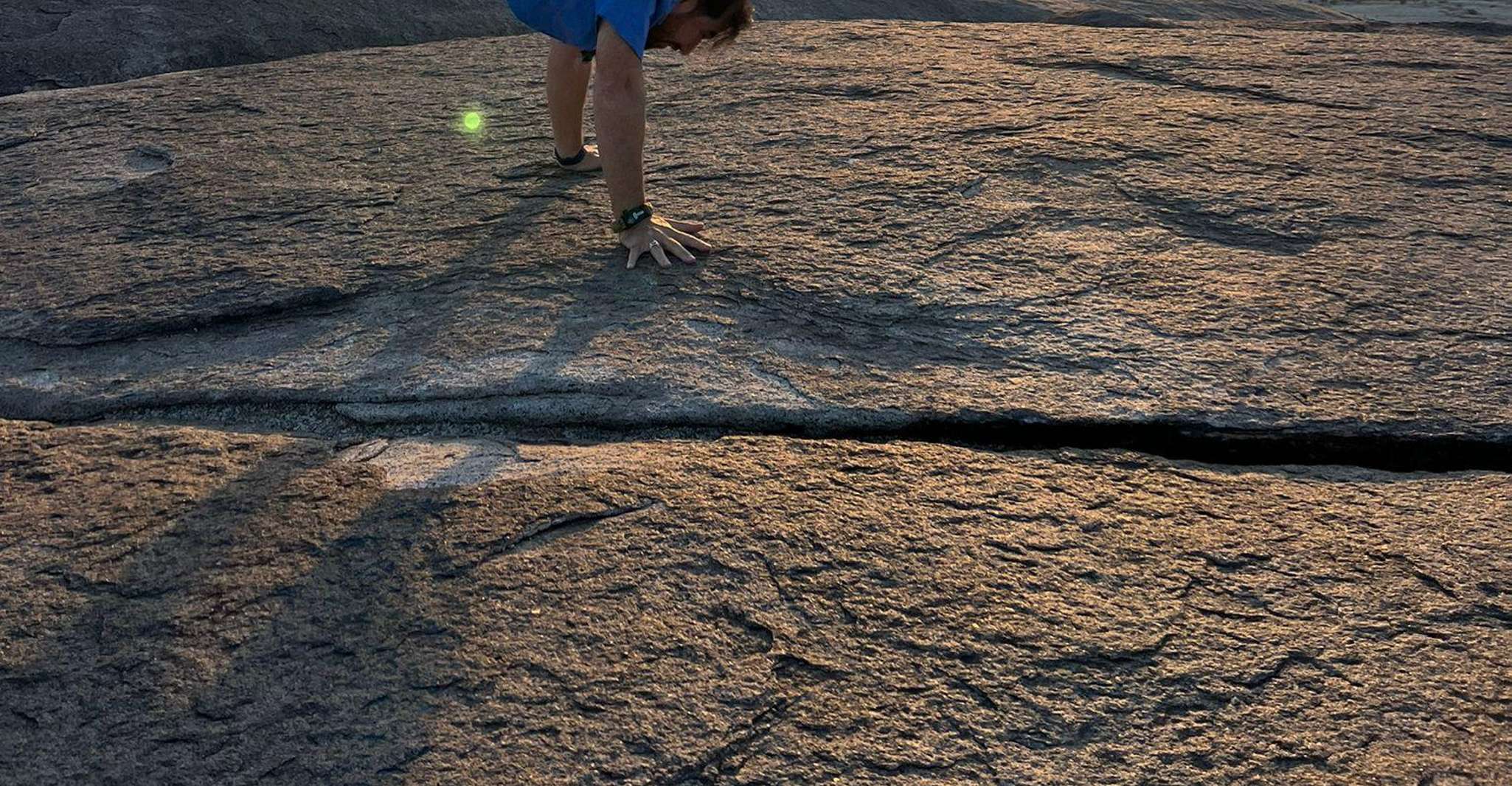 Jeddah: Moon Mountain Guided Hiking Tour with Snacks photo 6