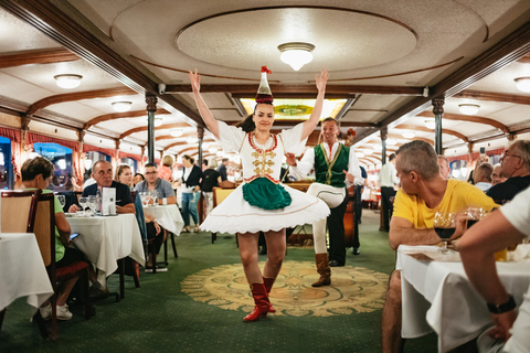 Budapest: Middagskryssning med levande musik och folkdansuppvisningBåtutflykt med middagsbuffé