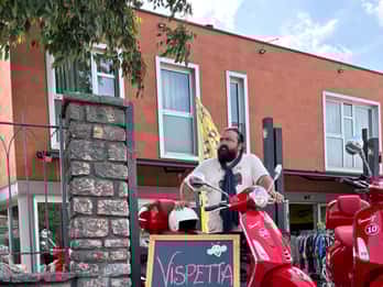 Experiencia exclusiva en Vespa por el lago de Garda: ferry y cata de vinos