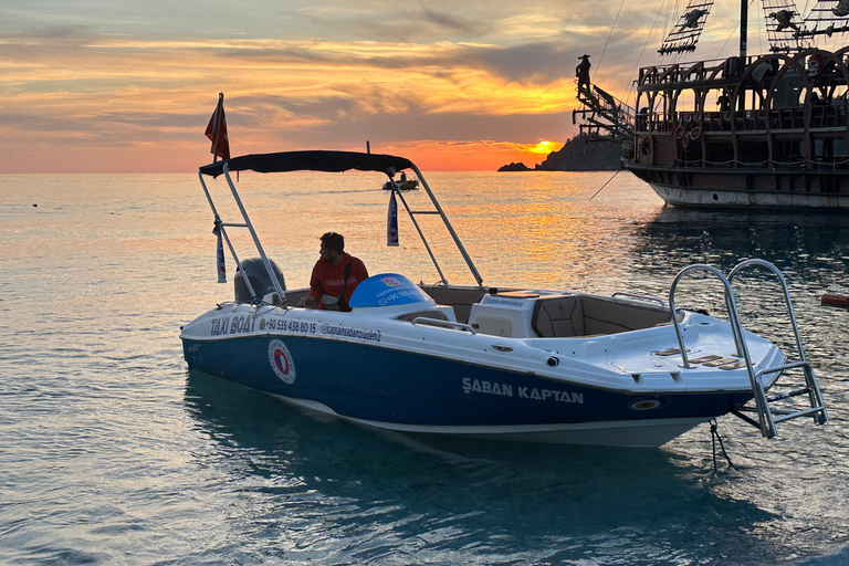 Fethiye: Private Speedboat Tour with Swim Stop