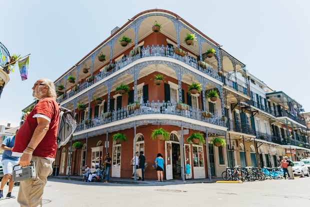 Tour a pie y con cuentos por el Barrio Francés