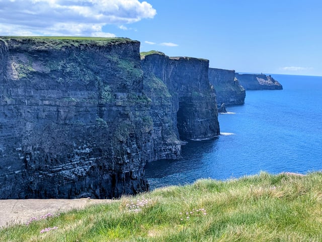 Dublin: Private Luxury Day Tour to the Cliffs of Moher
