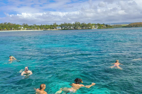 Private Full Day SpeedBoat Tour - Blue Bay to Ile Aux Cerfs