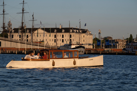 Amsterdam: Hidden Gems Canal Cruise Small Group Shared - Hidden Gems Canal Cruise