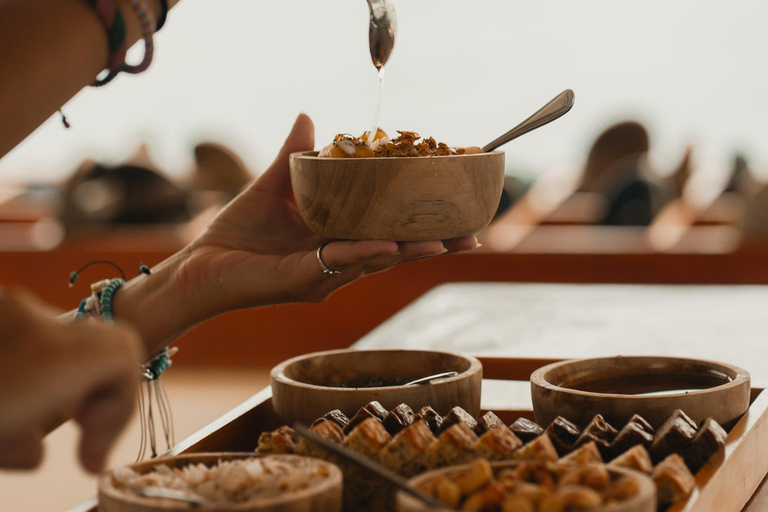 Nusa Lembongan: 4-in-1 Half-Day Catamaran Snorkeling Cruise Sunset Snorkel Cruise with Snacks & Dinner