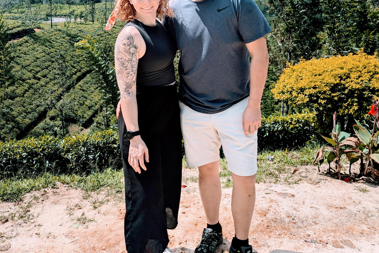 Kandy: Tea Factory Tour with Tasting and Tuk-Tuk Ride