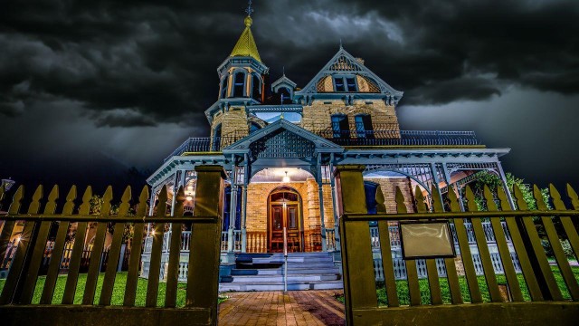 Visit Phoenix Ghosts & Poltergeists Guided Haunted Walking Tour in Phoenix