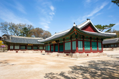 Seoul: Royal Palaces, Secret Garden, and Hanok Village Tour