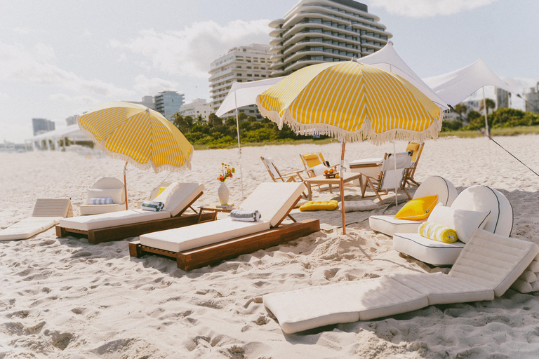 Miami: Private Beach Lounge and Picnic Set Up Grande Riviera Suite: Private Beach Lounge and Picnic Set Up