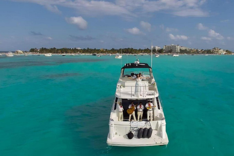 Cancun: 4-stündige 55-Fuß-Luxusyachtmiete mit Essen und GetränkenCancun: 4 Stunden Yachtmiete mit Essen und Getränken