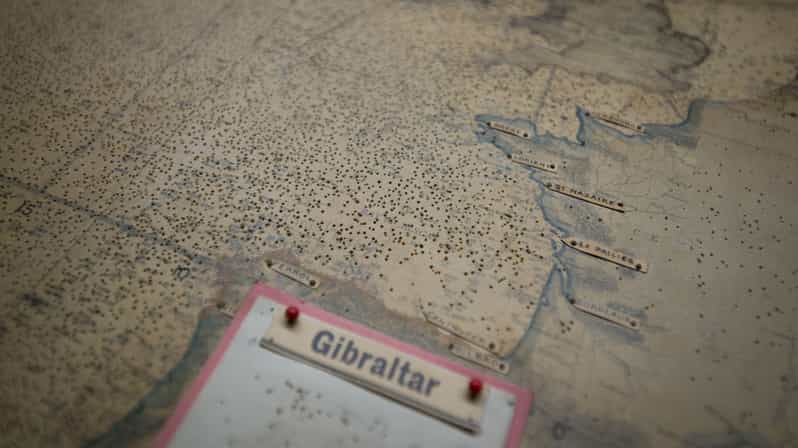 London: Churchill War Rooms Ticket & Landmarks Guided Tour