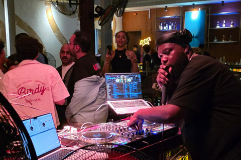 Da Nang: Nightlife Tour & Pub Crawl with Rooftop Bar & Clubs Da Nang: Guided Nightlife Tour with Rooftop, Club, Bar Visit