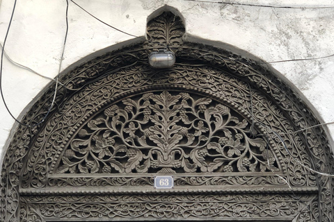 Zanzibar: laboratorio di intaglio tradizionale