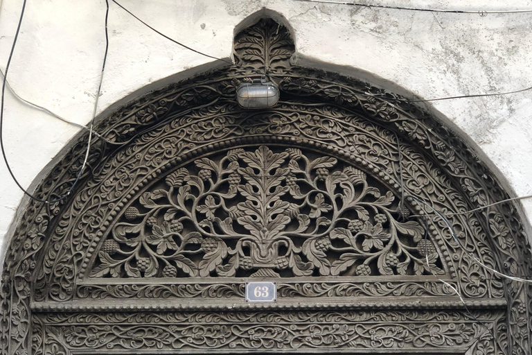 Zanzibar: laboratorio di intaglio tradizionale