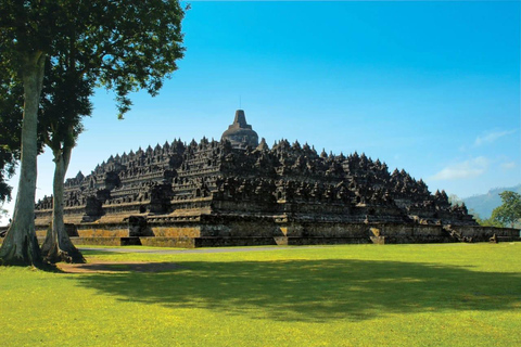 Yogyakarta; Radtouristische Dörfer und Borobudur-Tempel.