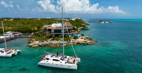 From Cancun: Isla Mujeres Catamaran Cruise & Reef Snorkeling