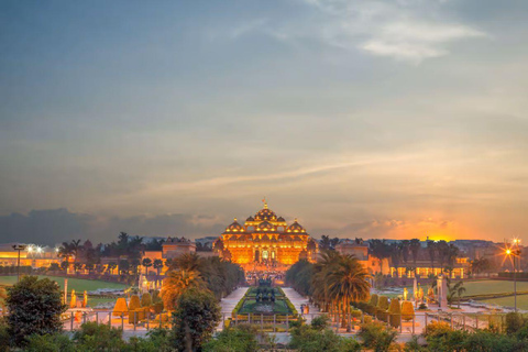 Delhi: Akshardham Temple Tour with Water & Light Show by Car Akshardham Water & Light Show with Old Delhi Tour