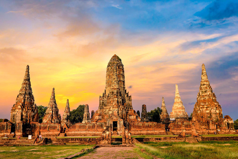 De Bangkok: Excursão guiada de um dia ao Parque Histórico de AyutthayaTour em grupo em inglês com ponto de encontro e taxas de entrada