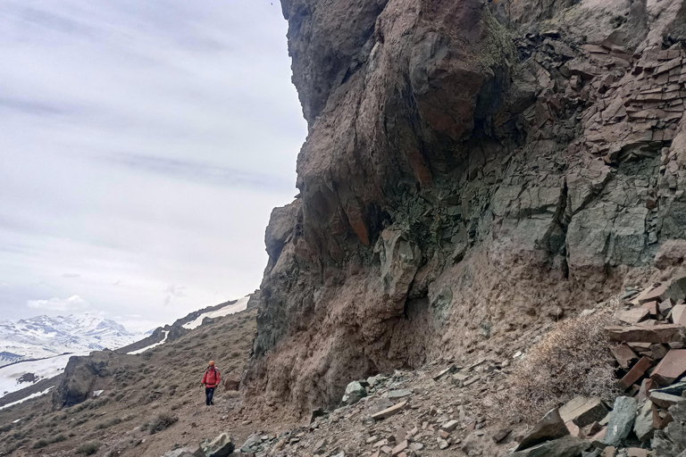 Piuquencillo 4047m Summit: Mountaineering ( 2 days)