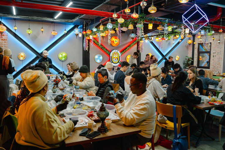 Atelier de fabrication de lampes en mosaïque traditionnelle turque en Cappadoce