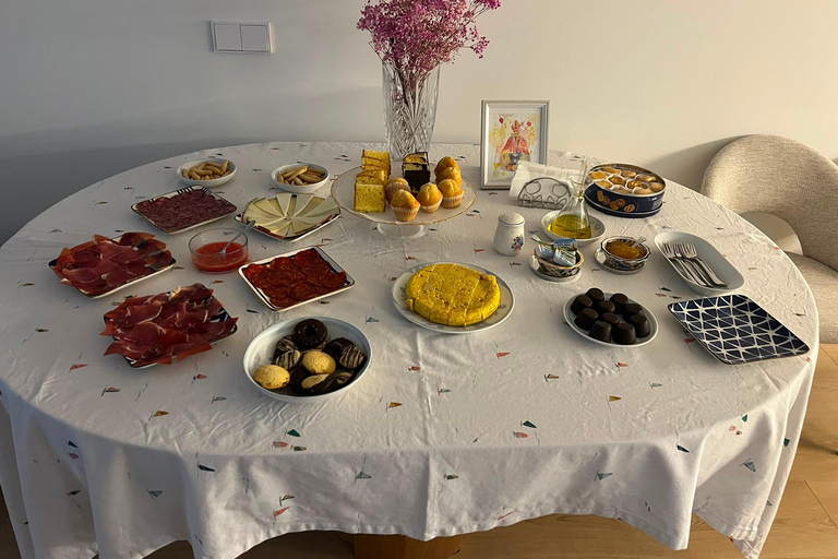 Pamplona Bulls: Balcony View & Gourmet Breakfast