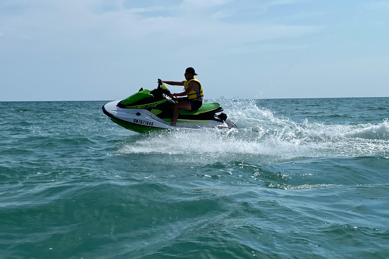 Toronto: Jet Ski Guided Tour with Training Session Toronto: Jet Ski Guided Tour with Training Session