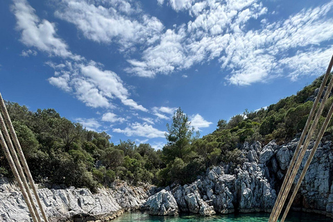 Marmaris: Full Day Boat Trip with BBQ & Drinks Marmaris: Boat Trip and Lunch & Hotel Transfer