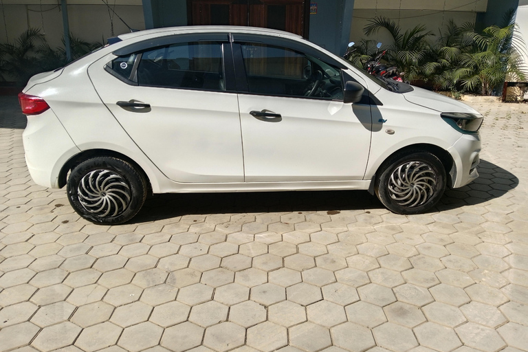 Kathmandu: Private Airport Transfer with SIM Setup Kathmandu: Airport to Chitwan Private Transfer