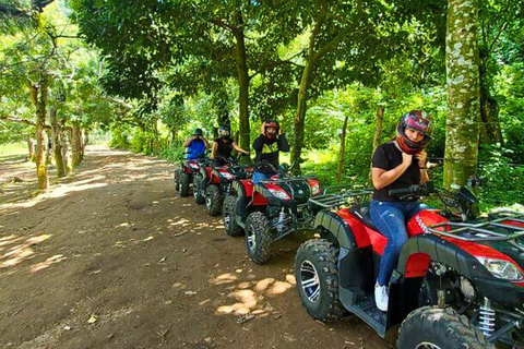 Grüne Lagune auf Quadbikes