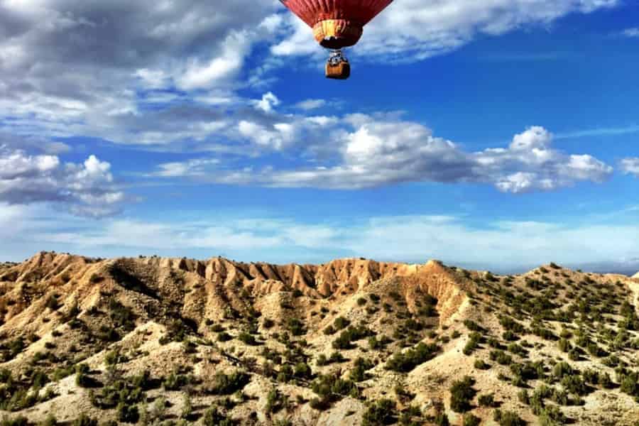 Santa Fe: Heißluftballonfahrt bei Sonnenaufgang mit Abholung. Foto: GetYourGuide Santa Fe: Heißluftballonfahrt bei Sonnenaufgang mit Abholung. Foto: GetYourGuide